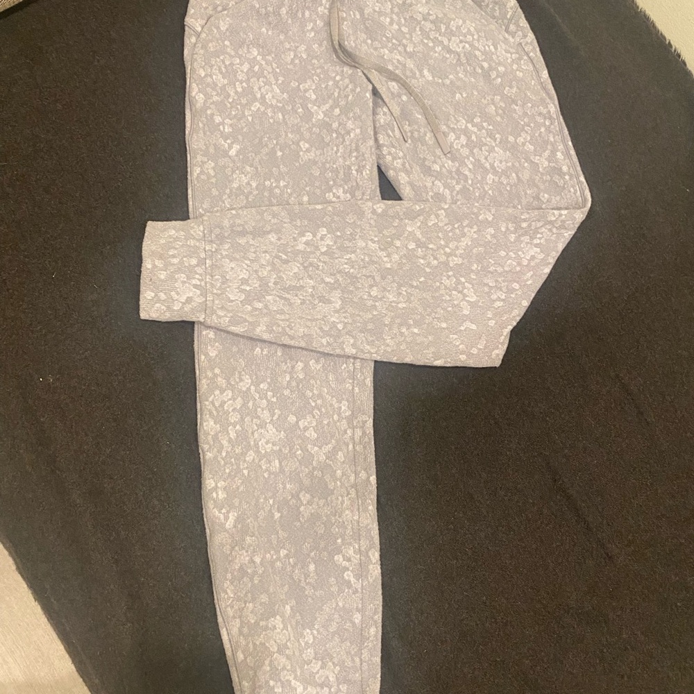 Lululemon Gray Patterned Joggers size 0
